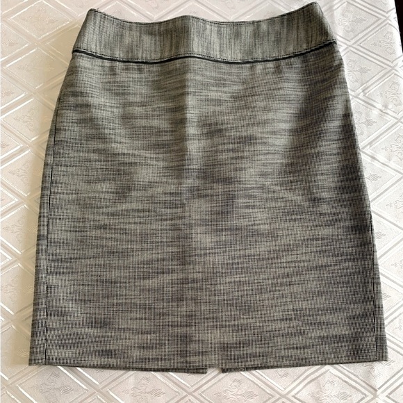 Ann Taylor Dresses & Skirts - Ann Taylor Gray Pencil Skirt Knee-Length Work